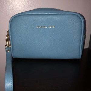 Michael kors makeup bag with detachable strap
